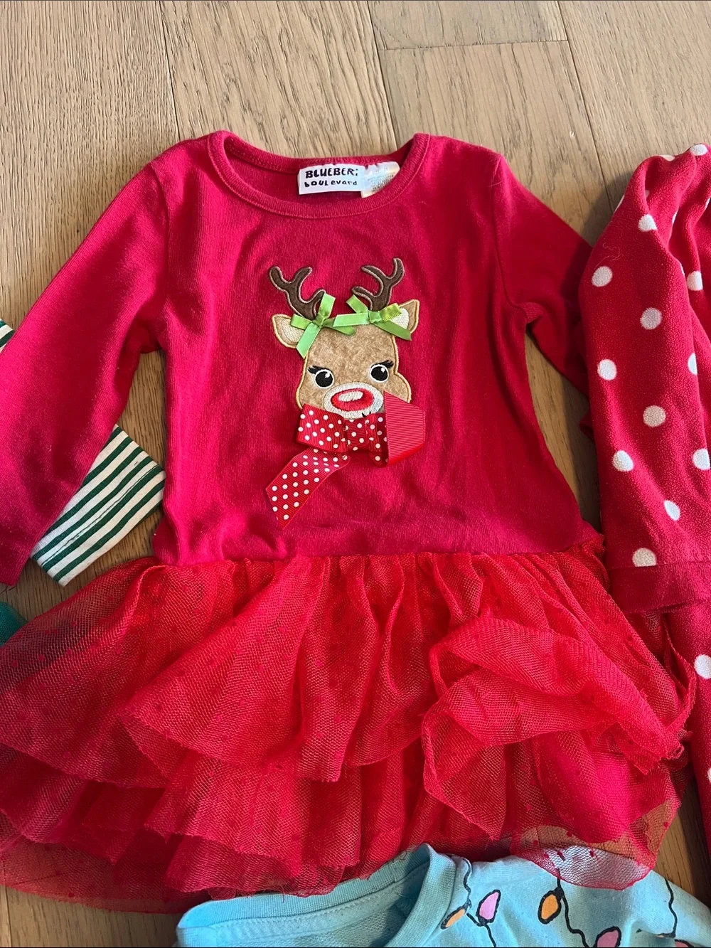 Size 2t Christmas set girls